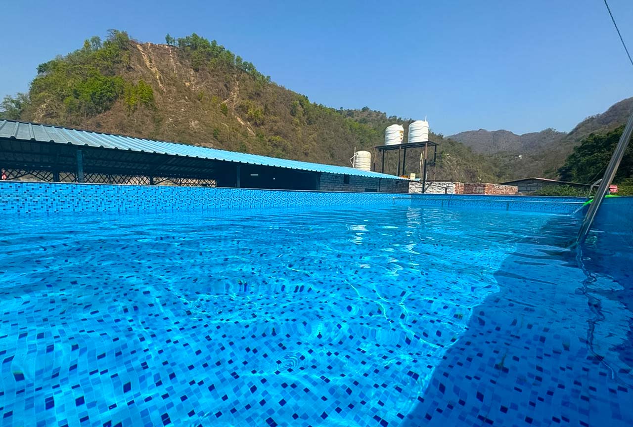 Riverside-Resort-in-Rishikesh-pool2